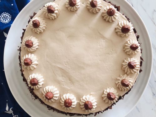 No-bake vanilla chocolate cake